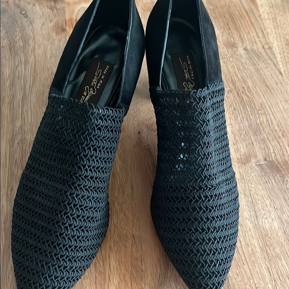 Sesto Meucci Black Heels with Knit Detailing